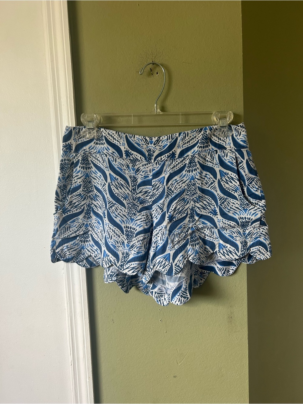 Lilly Pulitzer Blue & White Printed Scallop-Hem Shorts